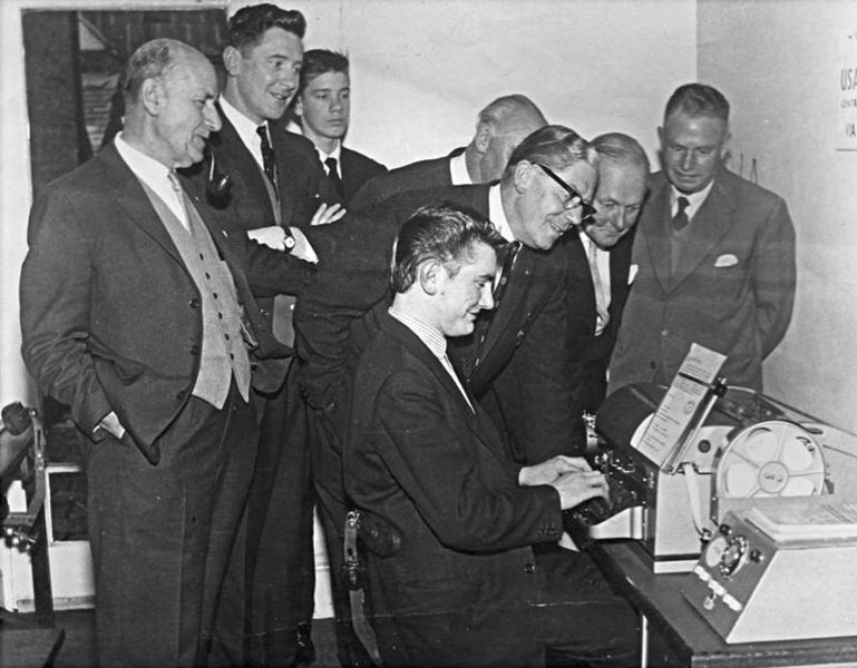 File:Rotarians live to Chicago.jpg